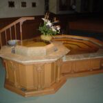 el-significado-y-uso-del-agua-bendita-en-la-iglesia-catolica
