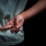 mentir-segun-la-biblia-consecuencias-y-ensenanzas