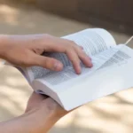 por-que-tener-la-biblia-abierta-puede-ser-perjudicial-para-tu-fe